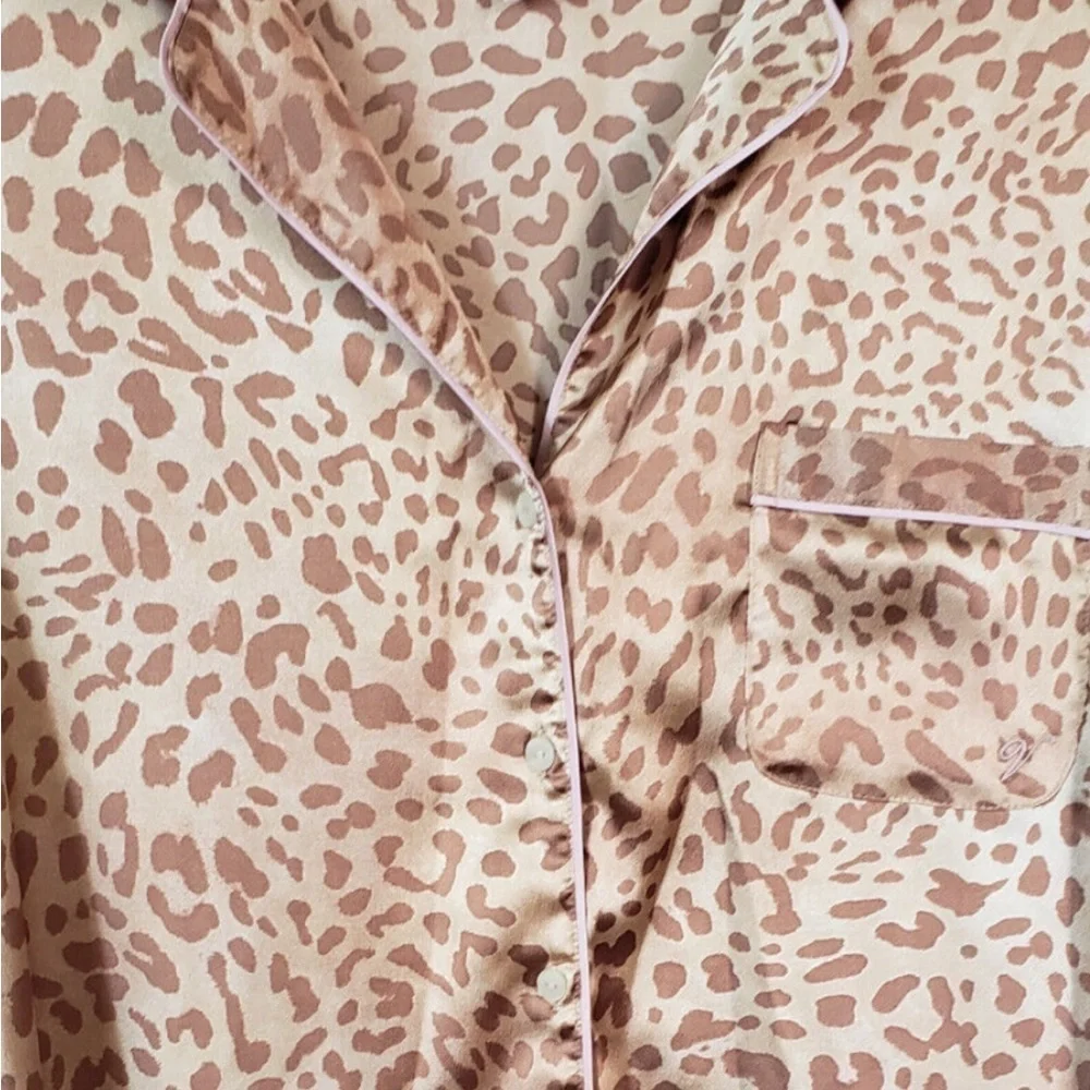Victoria’s Secret Satin Leopard Print Sleep Shirt - Picture 3 of 8